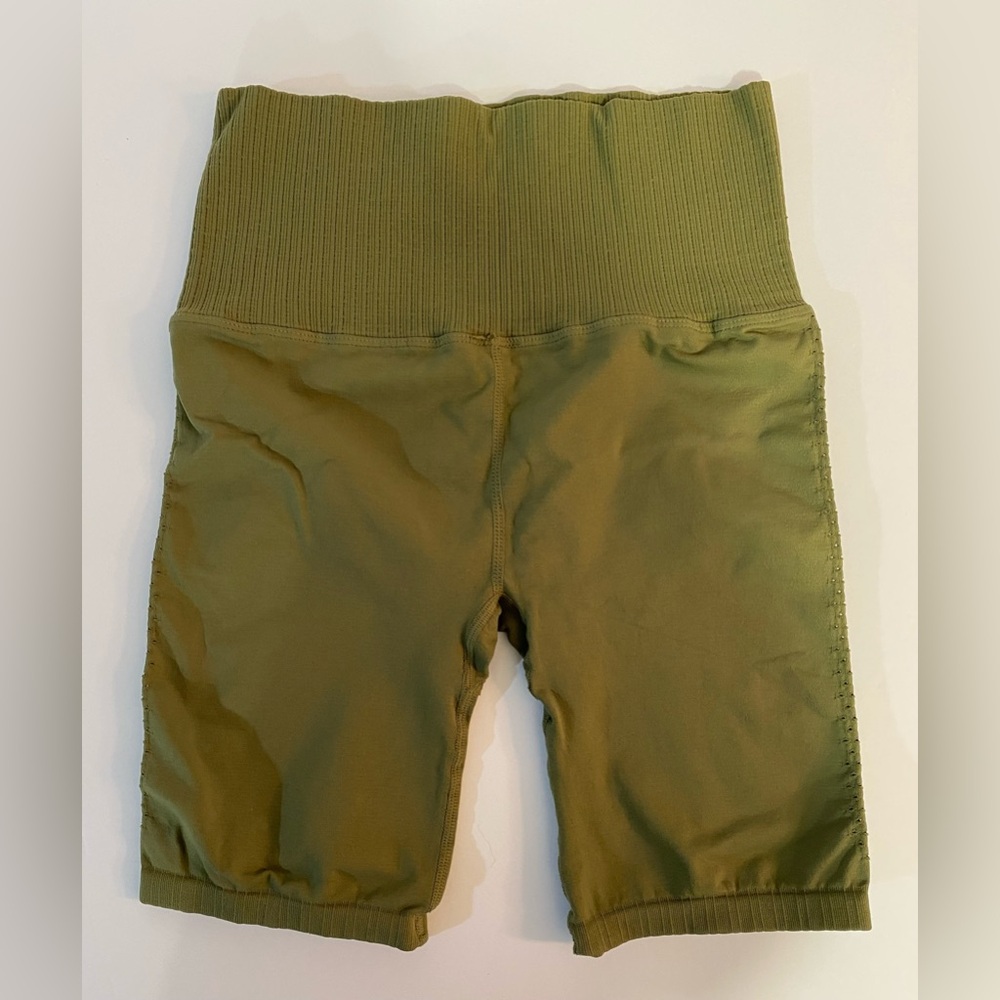 FP Movement x The Class Good Karma Bike Short M/L Army Green  NWOT - Picture 3 of 7